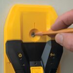 ⁦גלאי מתכת עץ וחשמל | גלאי סטאדים | DeWALT⁩ – תמונה ⁦4⁩